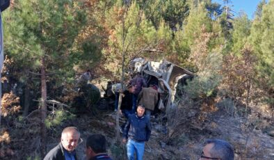 Burdur’da freni patlayan kamyon şarampole uçtu: 1 ağır yaralı