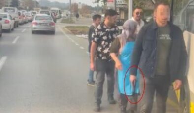 Bursa’da aracını otobüs durağına çekti, kendini uyaran şoföre silah gösterdi