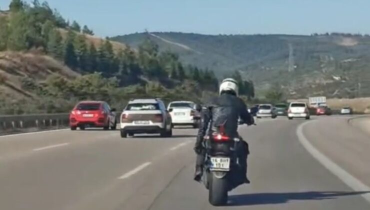 Bursa’da seyir halindeki motosikletin üzerinde dans etti