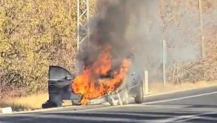 Elazığ’da seyir halindeki otomobilde yangın