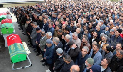 Erzurum’da kazada ölen 3 kuzen için cenaze töreni düzenlendi