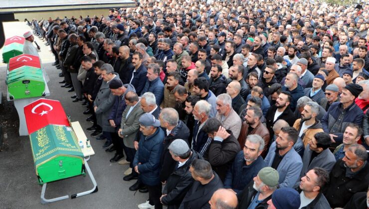 Erzurum’da kazada ölen 3 kuzen için cenaze töreni düzenlendi