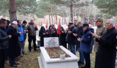 Erzurum’da şehidin silah arkadaşlarının 33 yıllık vefası