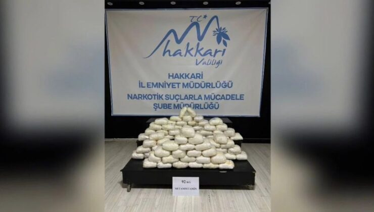 Hakkari’de arama yapılan otomobilde uyuşturucu ele geçirildi