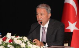 Hulusi Akar: Mehmetçik teröristleri kazdıkları çukurlara gömdü