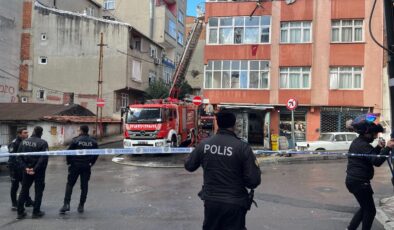 İstanbul’da çıkan yangın sonrası daire kullanılamaz hale geldi