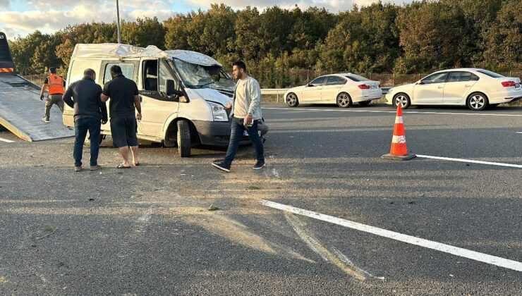 İstanbul’da otomobil minibüsle çarpıştı: 5 yaralı