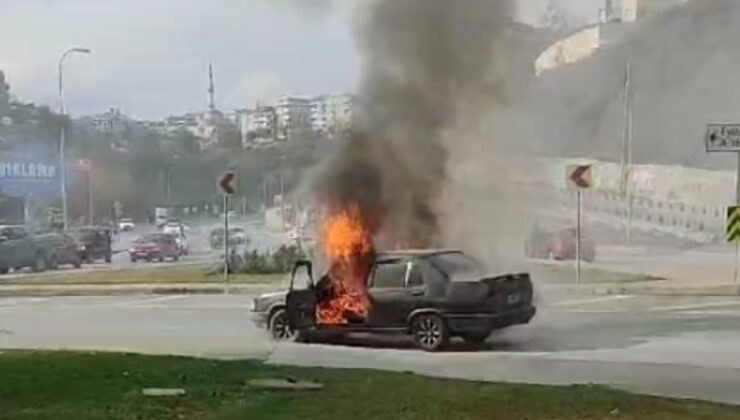 İstanbul’da otoyolda seyreden otomobil yandı