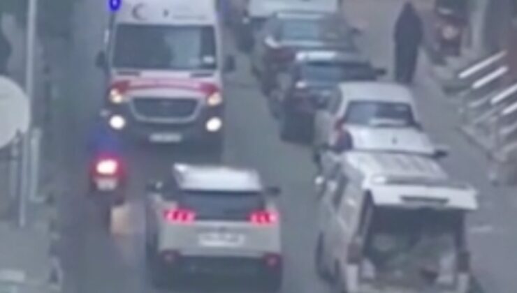 İstanbul’da vakaya giden ambulansa yol vermeyen sürücü