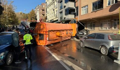 İstanbul’da yol bakım aracı 8 otomobile çarptı: 3 yaralı