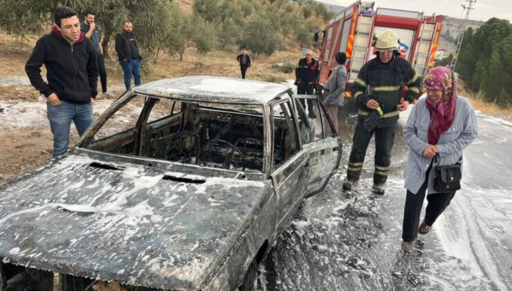 Kahramanmaraş’ta park halindeki otomobilde yangın