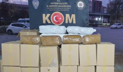 Kayseri’de kamyonet kasasından 821 kilogram kaçak tütün çıktı