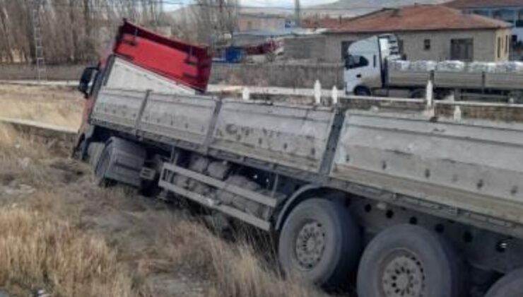 Kayseri’de tır kontrolden çıktı