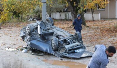 Muğla’da otomobil kağıt gibi ezildi: 3 yaralı