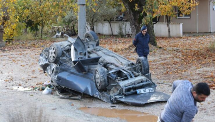 Muğla’da otomobil kağıt gibi ezildi: 3 yaralı