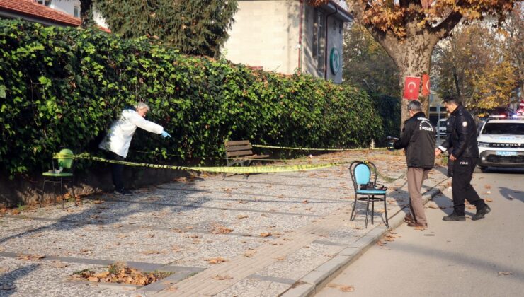 Sakarya’da kadını sokak ortasında öldürdü