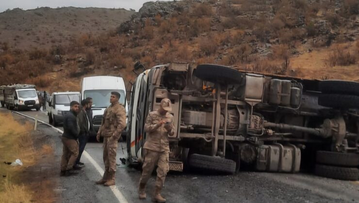 Siirt’te tır kazası: Sürücü yaralandı