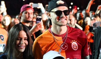 Simge Sağın, sahnede Icardi’ye gönderme yaptı