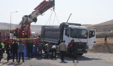 Şırnak’ta motosiklet, kamyonun altına girdi: 1 ölü