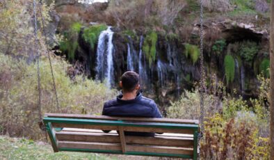 Sivas’ın saklı cenneti Değirmenaltı Şelalesi’nde sonbahar güzelliği