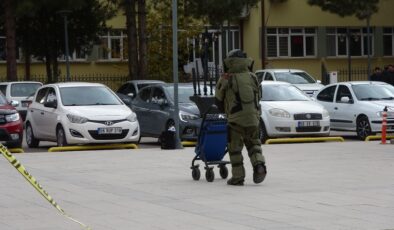 Sivas’ta vatandaşın Yüksek Hızlı Tren garında unuttuğu çanta paniğe yol açtı