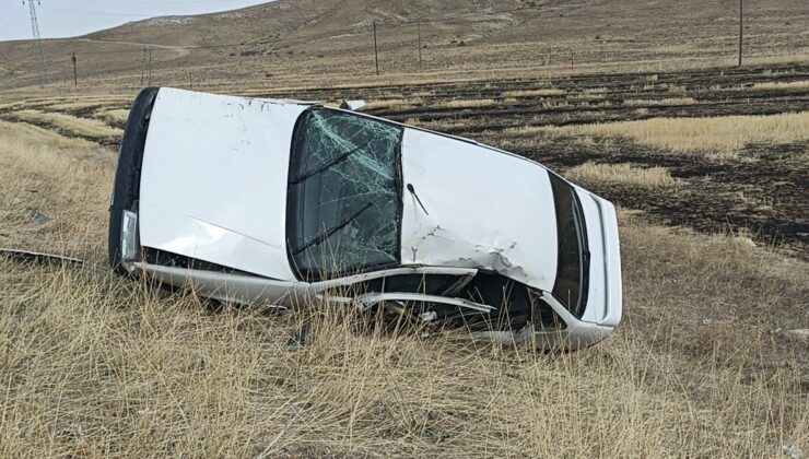 Sivas’ta yoldan çıkan otomobil takla attı: 4 yaralı