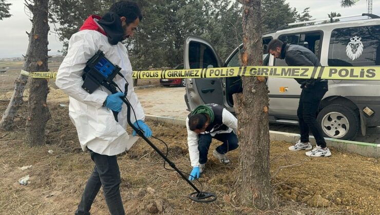 Tekirdağ’da 2 kişi mezarlıkta park halindeki araçta ölü bulundu