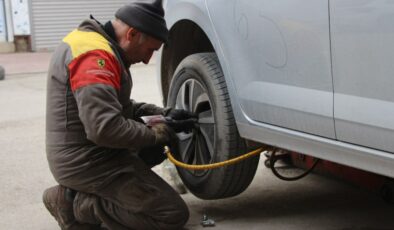 Van’daki oto lastikçilerde yoğunluk başladı