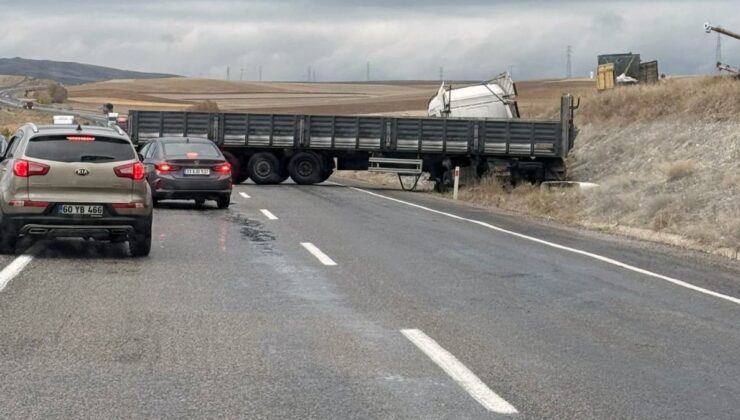 Yozgat’ta kontrolden çıkan tır trafiği durdu