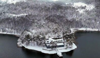 Abant Gölü Milli Parkı’nda karlı görsel şölen