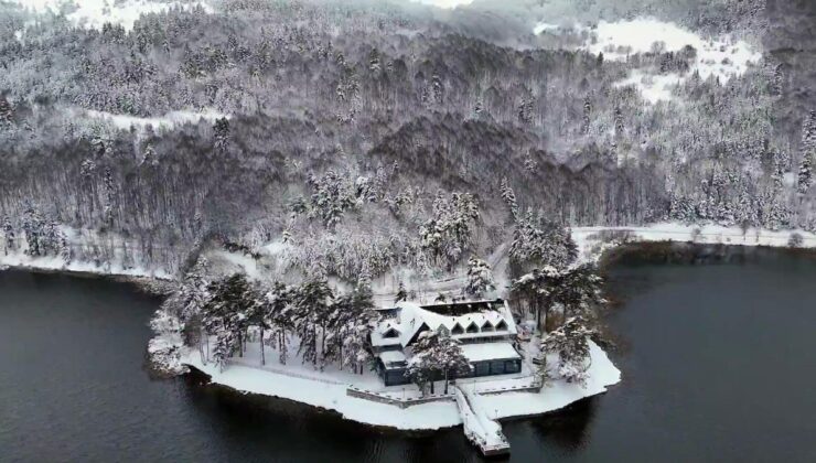 Abant Gölü Milli Parkı’nda karlı görsel şölen