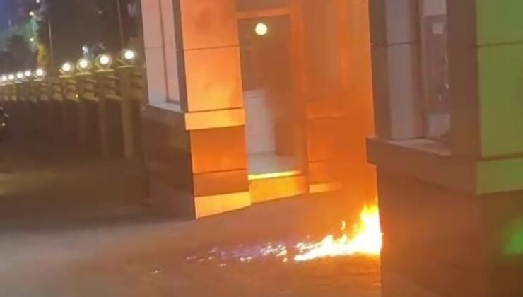 Adana’da güvenlik kulübesini yaktı