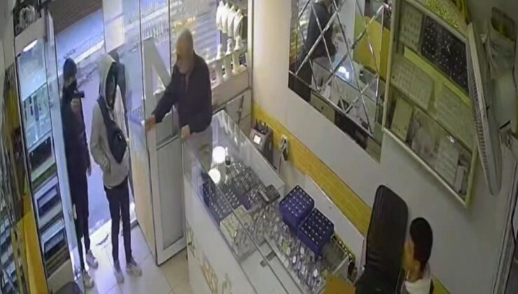 Adana’da kuyumcu, soyguna izin vermedi