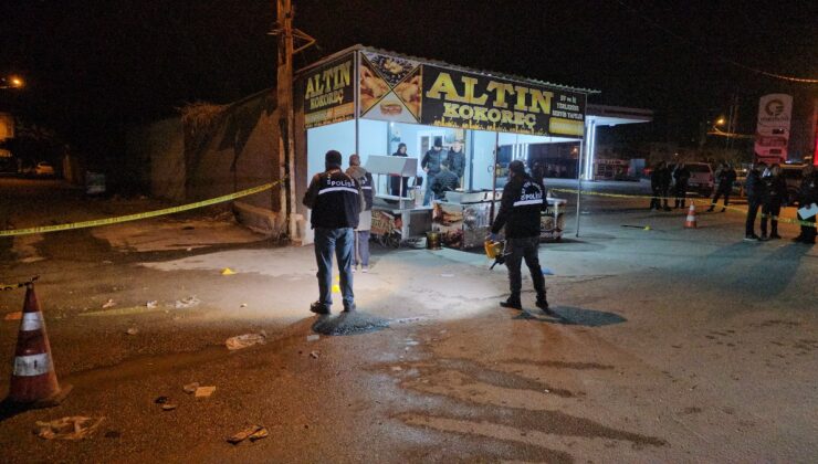 Adana’da yemek yerken başından silahla vuruldu
