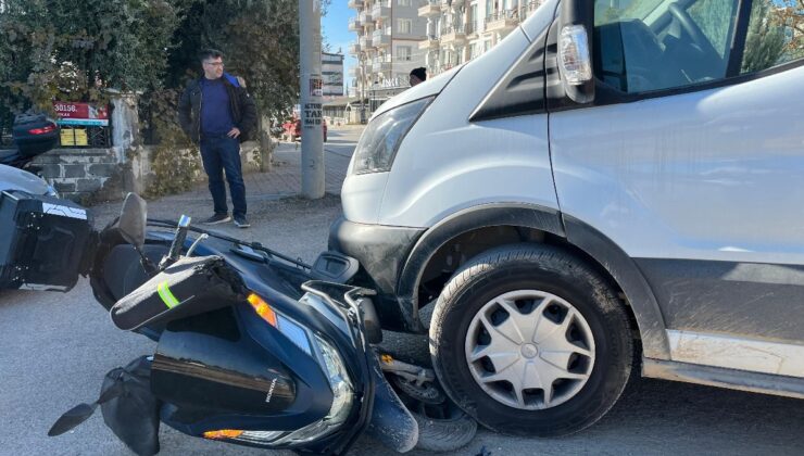 Adıyaman’da kamyonet motosikletle çarpıştı