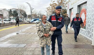 Aksaray’da alkollü şahıs tartıştığı kahvehaneciyi bıçakladı