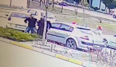 Aksaray’da bıçaklı kavga kameraya yansıdı