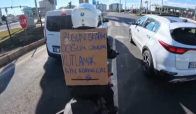 Aksaray’da motosikletliden ilginç hareket: Doğum günüm için korna çal