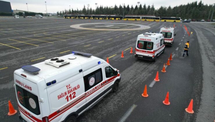 Ambulans şoförlerinin zorlu eğitimi: Sürücülerden beklentileri fermuar sistemini uygulamaları