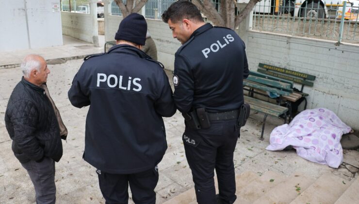 Antalya’da sokakta yaşayan şahıs cami avlusunda ölü bulundu