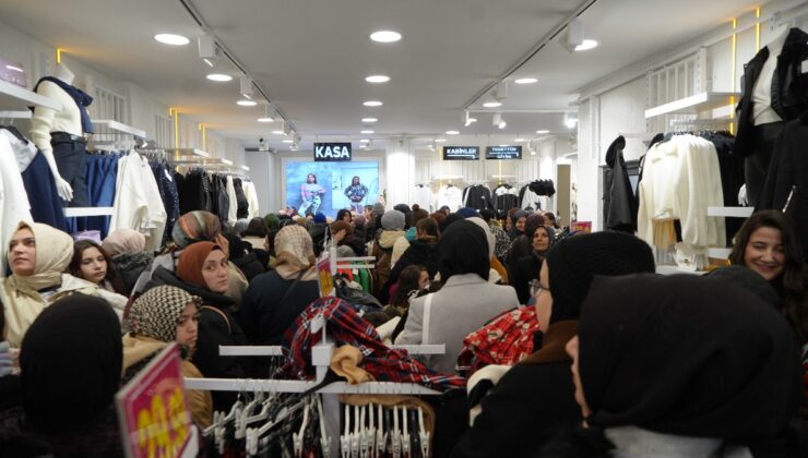 Bayburt’ta indirim için birbirleriyle yarıştılar