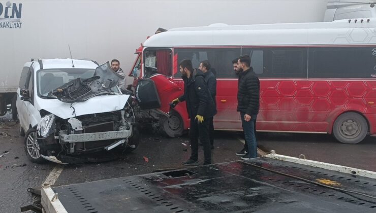 Bitlis’te zincirleme trafik kazası: 31 yaralı