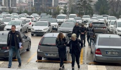 Bolu’da yabancı uyruklu aileyi ‘terör’ yalanıyla 500 bin lira dolandırdılar