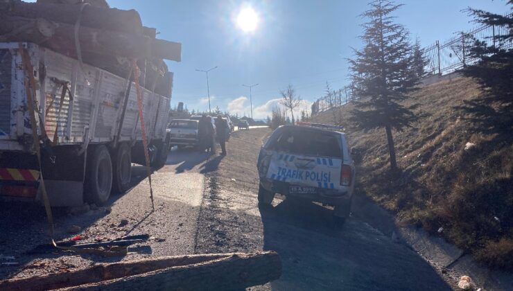 Burdur’da feci trafik kazası: 1’i polis 6 yaralı