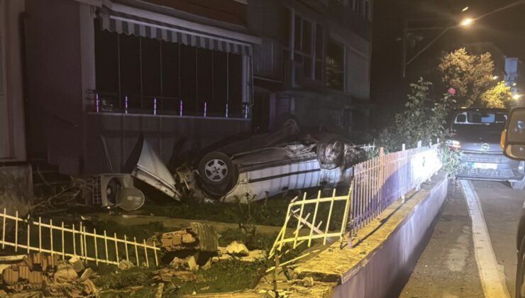 Bursa’da kontrolden çıkan otomobil duvarı aşıp takla attı: 1 yaralı