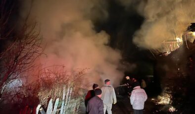 Çorum’da samanlıkta çıkan yangın, evlere sıçramadan söndürüldü