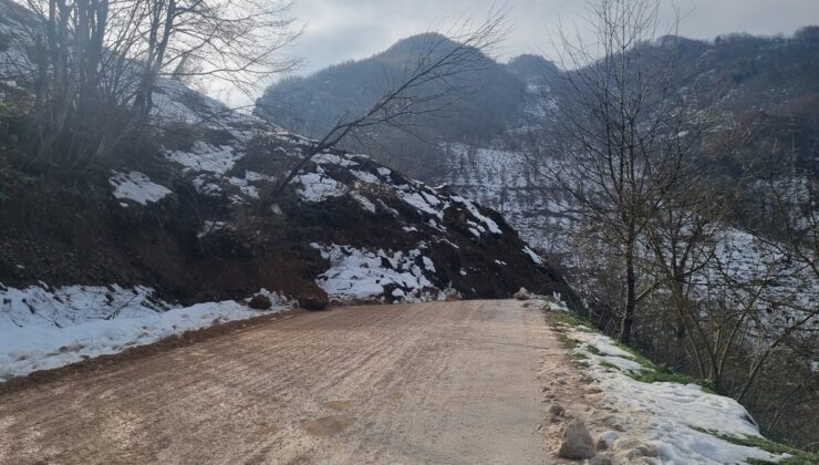 Düzce’de heyelan: 2 köy yolu kapandı