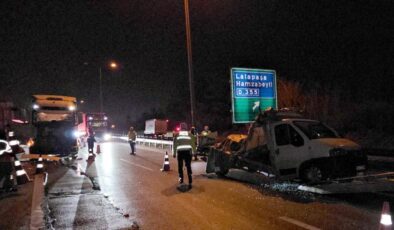 Edirne’de kamyon ile kamyonet çarpıştı: 2 yaralı