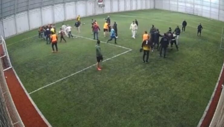 Elazığ’da halı sahada tekme ve tokatlar havada uçuştu