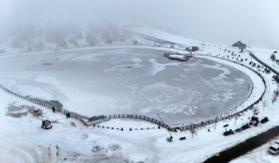 Erzincan’da etkili olan soğuk hava nedeniyle göller ve şelaleler buz tuttu